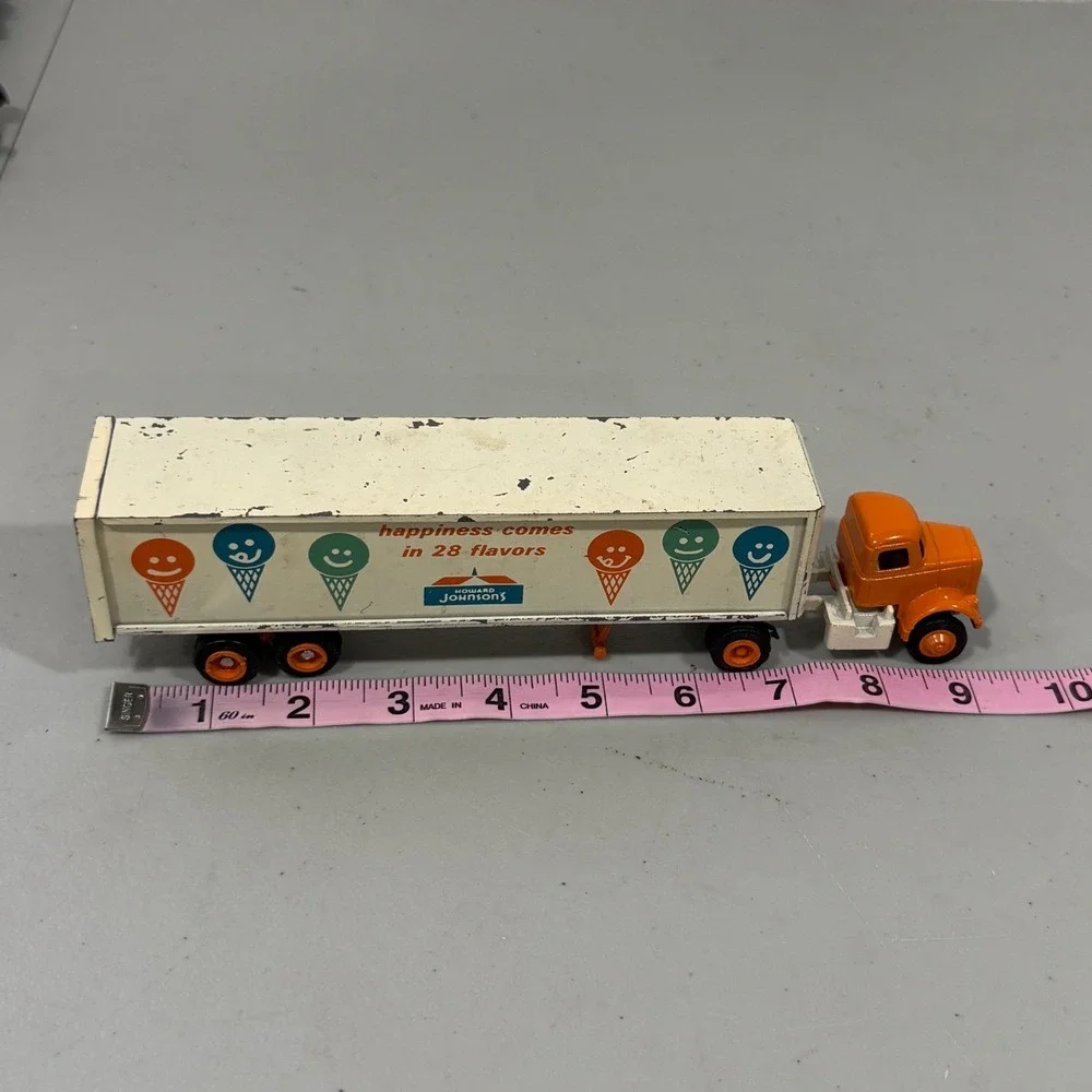 Vintage Winross Howard Johnsons 28 Flavors Semi Truck Diecast Trailer Orange Cab